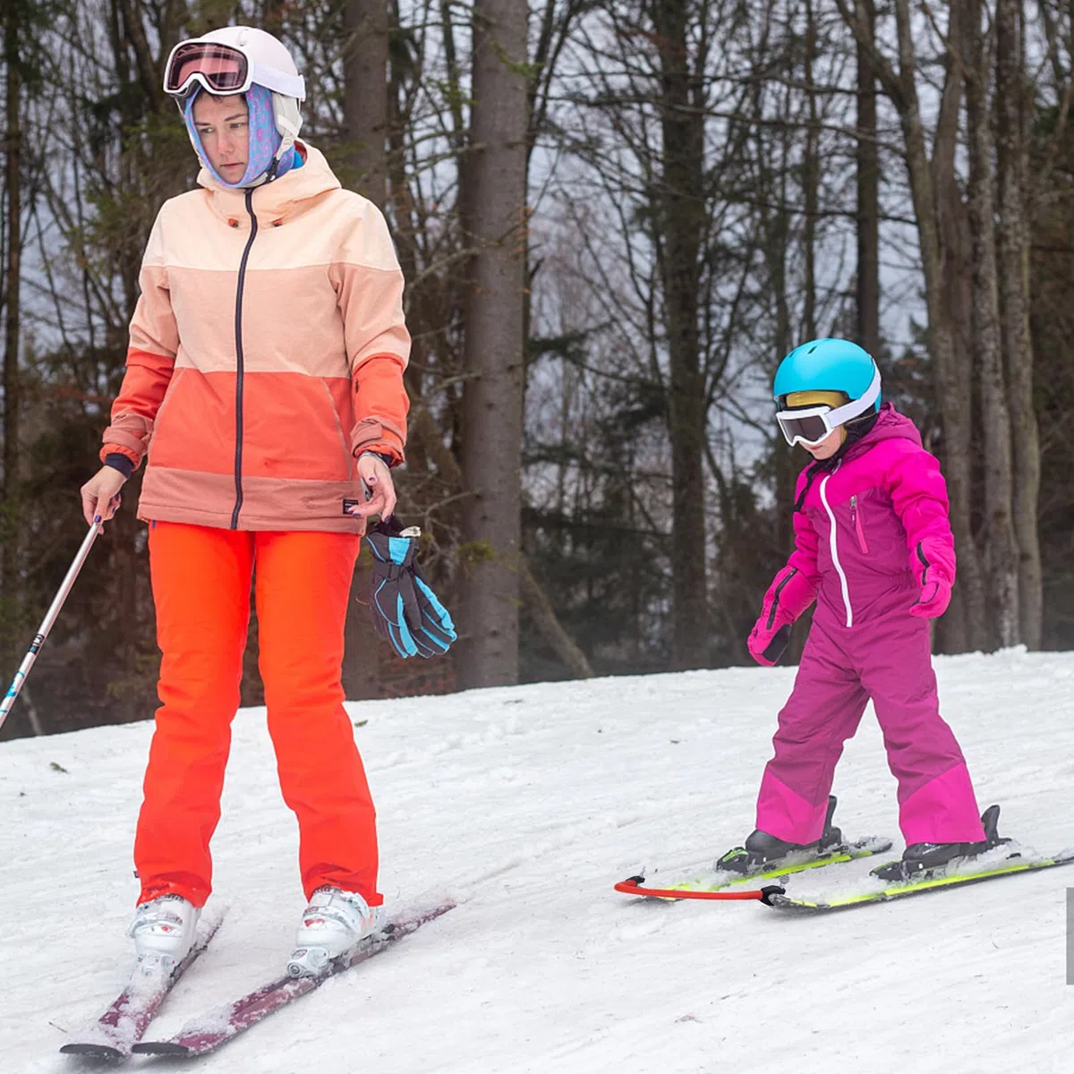 2 Pezzi Connettore per Punta da Sci per Bambini, Connettore da Sci Portatile Aiuto per l'Allenamento dello Sci Accessori per Snowboard per Bambini, Principianti (Nero, Rosso)