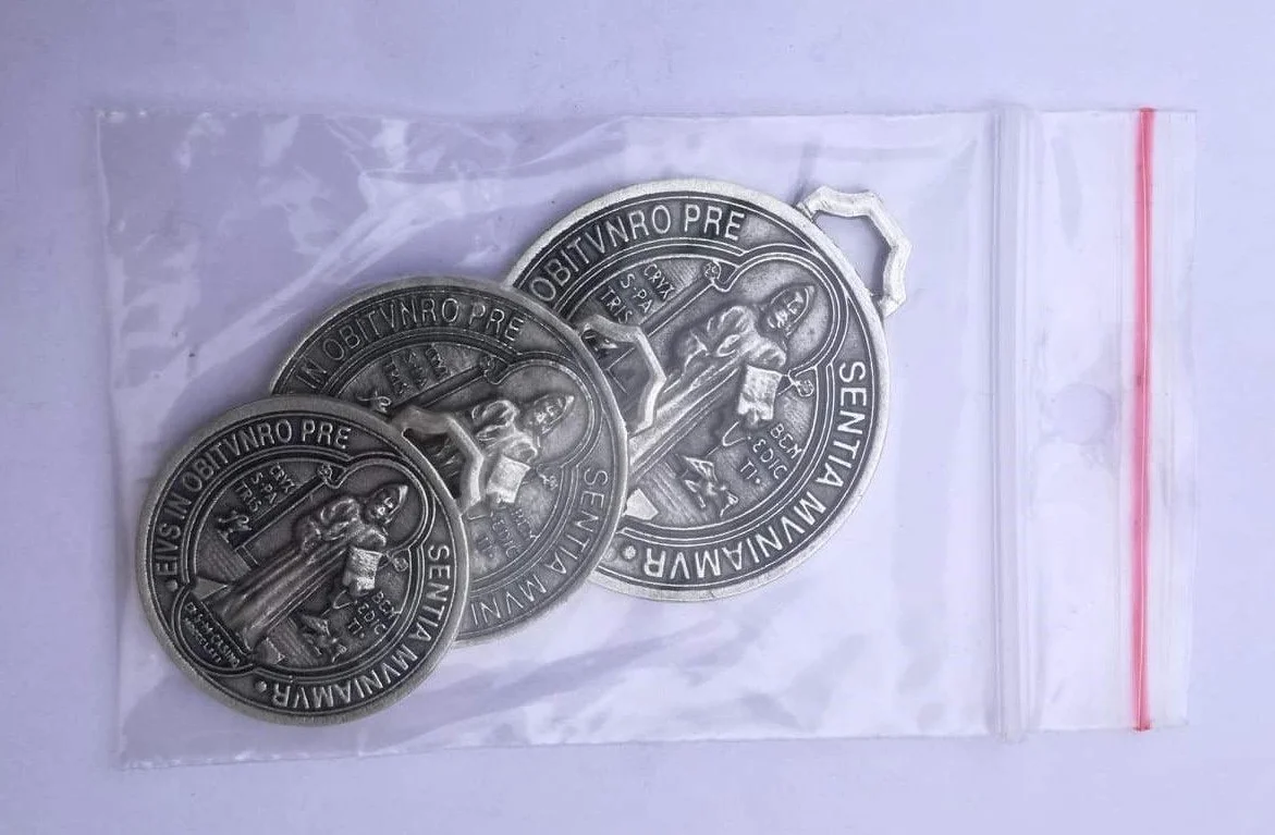 Eurofusioni San Benedetto Medaglia Votiva Set 3 medaglie placcate Argento 3-3,5-4 cm